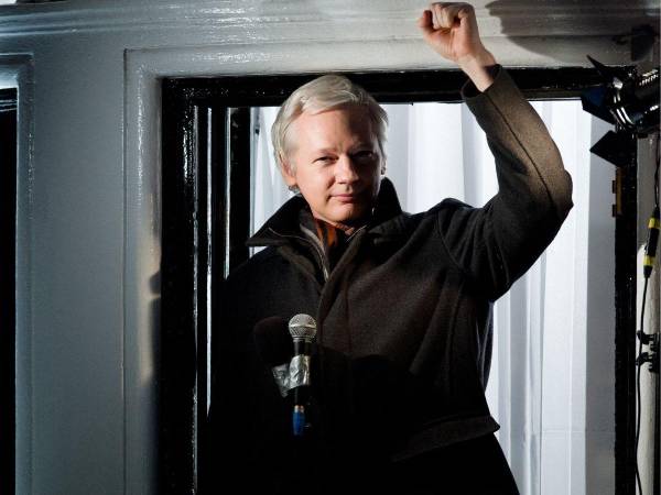 Julian Assange, que puede quedar libre el miércoles si un tribunal estadounidense ratifica su acuerdo de culpabilidad, se convirtió para sus seguidores en un símbolo de la libertad de información.