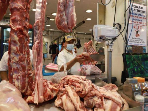 Tanto la carne de res, cerdo y pollo han conservado sus mismos precios, traduciéndose en un alivio para la economía de los hogares capitalinos.