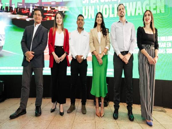 Roberto Quan, Sarahí Funez, Daniel Hernández, Paola Padilla, Iván Morales y Claudia del Cid.