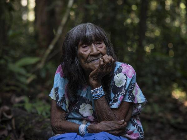 Varî Vãti Marubo, quien se cree tiene 106 años, tal vez sea una de las personas más longevas en el Amazonas. (Victor Moriyama para The New York Times)