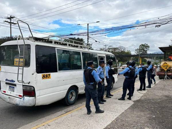 Dentro de esta unidad de transporte ocurrió el crimen que llena de luto a una familia hondureña.