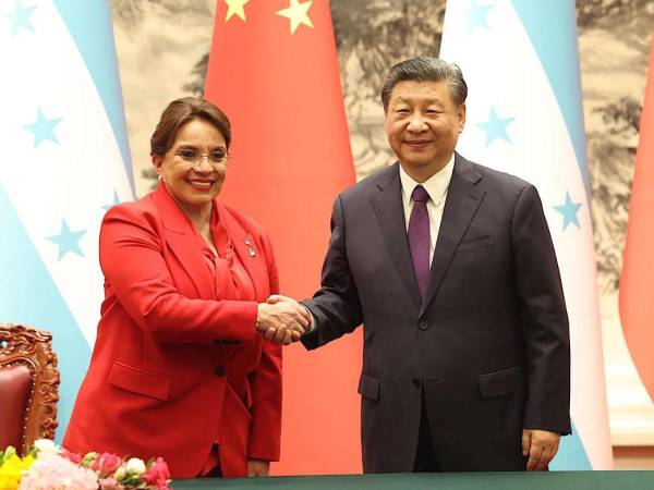 En junio de 2023 se dio la visita oficial de la presidenta Xiomara Castro a China, aunque la relación comenzó desde el mes de marzo.