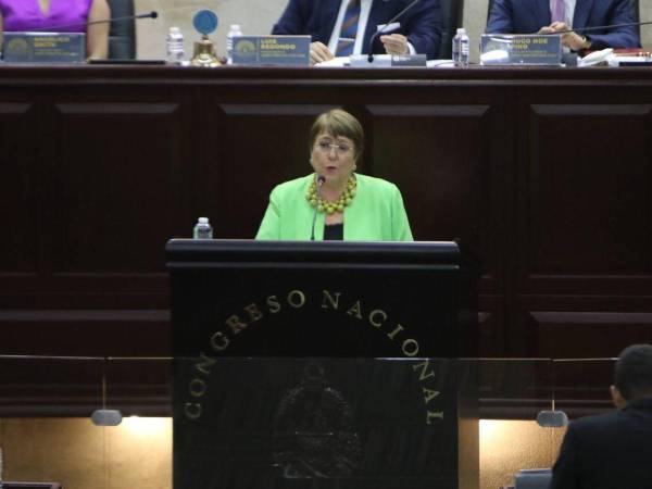 Michelle Bachelet compareció esta noche ante el Congreso Nacional.