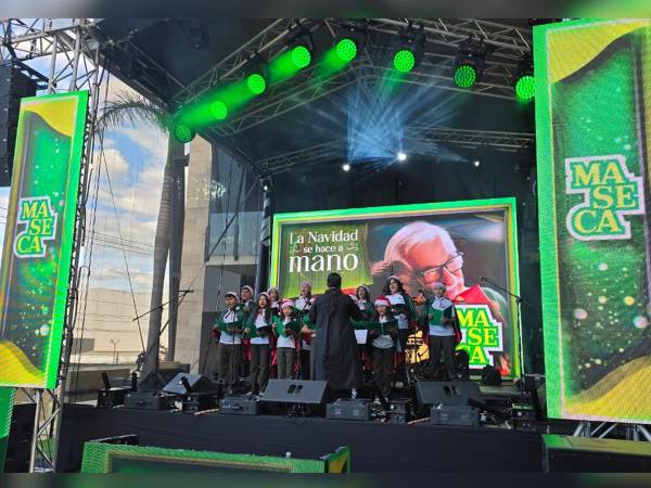 El coro de villancicos de “La Navidad se hace a mano” llenó de espíritu navideño el Ventu Life Center, emocionando a grandes y pequeños.