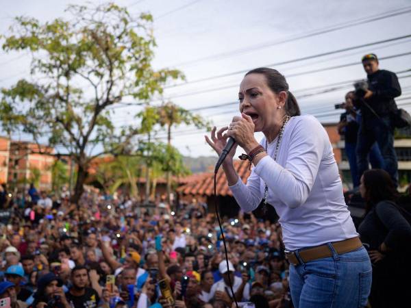 Machado denuncia que Maduro “le tiene miedo” a la observación internacional en las elecciones del 28 de julio tras la exclusión de la UE, llamando a los ciudadanos a ser testigos en cada mesa de votación.