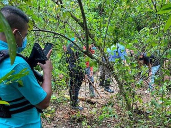 Hallan tres cadáveres en cementerio clandestino en La Ceiba