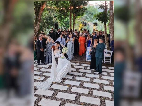 El pasado fin de semana, Hannah, la hija del pastor Germán Ponce, se volvió a casar en una ceremonia que se llevó a cabo en Copán, en el occidente hondureño. Estos son los detalles que seguramente no habías visto.