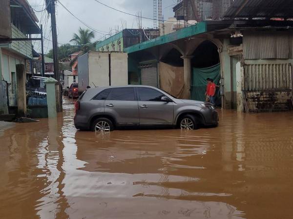 La trayectoria sigue la tormenta llamada también 19, representando una amenaza para el territorio nacional, principalmente en la región atlántica.