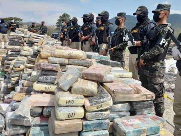 Con la decisión del gobierno y la implicación de militares y policías con los carteles de la droga, Honduras se convertiría rápidamente en un paraíso para los capos, advierten conocedores del tema.