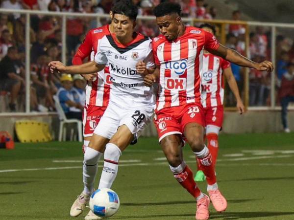 Alajuelense lleva ventaja por haber sacado ventaja y anotar en el juego de ida.