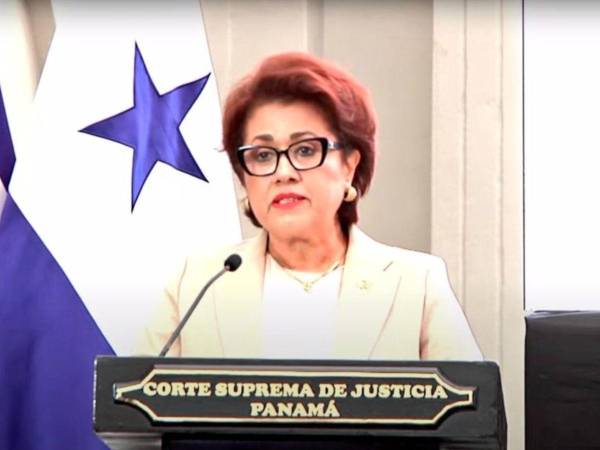 La presidenta del Poder Judicial, Rebeca Lizette Ráquel Obando.