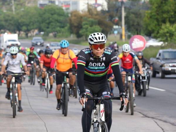 Los ciclistas que participarán en la Vuelta Ciclística 2024, se encuentran en un entrenamiento intenso este domingo 10 de noviembre, previo al gran evento programado para el próximo 17 de noviembre.