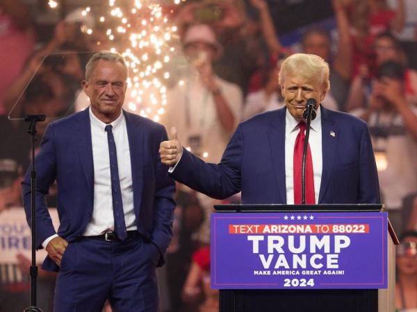 Robert Kennedy Jr. y Trump en Arizona.