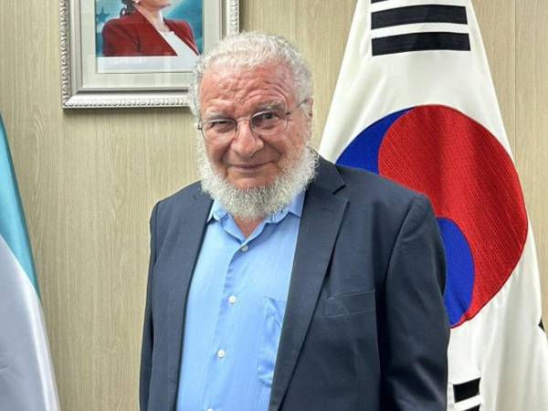 Rodolfo Pastor Fasquelle, embajador de Honduras en Corea del Sur.