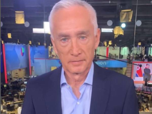 Jorge Ramos tiene una trayectoria periodística de 40 años en Univision.