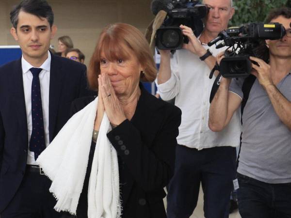 Gisèle Pelicot fue víctima de su ex esposo por más de una década. Dominique Pelicot, está siendo acusado de drogar a su esposa y reclutar hombres por internet para que abusaran sexualmente de ella cuando estaba inconsciente.