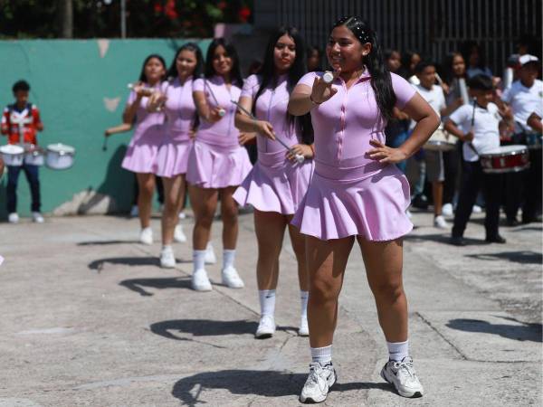 Las bellas palillonas de la institución se preparan desde hace varias semanas para dar un espectáculo.