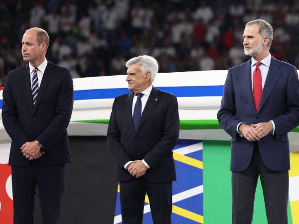 La final de la Eurocopa 2024, que enfrentó a las selecciones de España e Inglaterra, fue el escenario del esperado entre el rey Felipe VI de España y el príncipe William de Inglaterra.