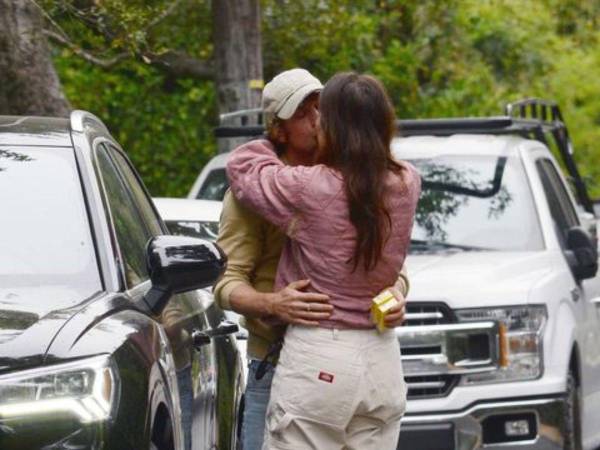 Jeremy Allen White fue visto besando a Molly Gordon, su coprotagonista en The Bear.