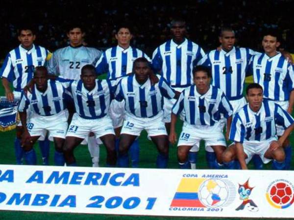 Honduras escribió una página brillante en su historia al conseguir el tercer lugar de la Copa América 2001. Este es el presente de aquella gran generación.