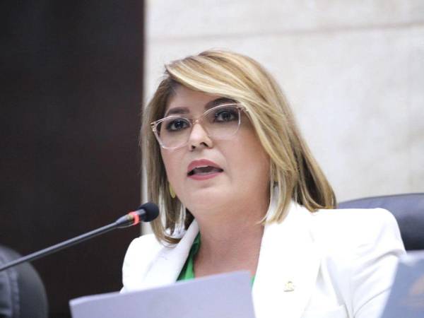 Angélica Smith ocupará el cargo de secretaria del Congreso Nacional.