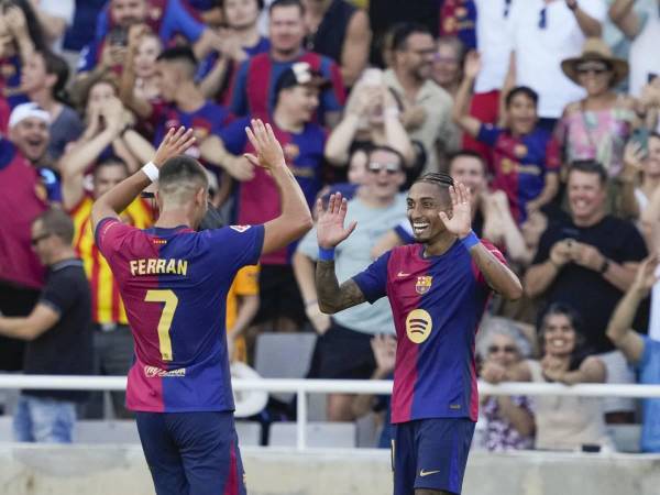 Barcelona golea 7-0 al Real Valladolid y sigue con marca perfecta