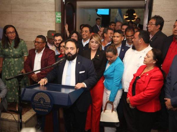 En alerta diputados por cualquier eventualidad en el Congreso Nacional.