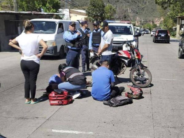 Escenas como esta son comunes en el país, pues a diario se registran al menos 15 incidentes en motocicleta.