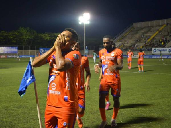 UPNFM derrota a Marathón en su primer partido con jugadores extranjeros