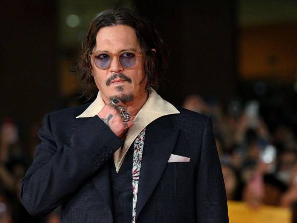 El reconocido actor, director y músico estadounidense Johnny Depp pasará tres días en Sevilla para participar en el Festival de Cine Europeo para presentar su segundo largometraje como director, Modi, Three Days on the Wing of Madness, una película que explora la vida del artista bohemio Amedeo Modigliani, conocido cariñosamente como “Modi” entre sus amigos. A continuación, los detalles.