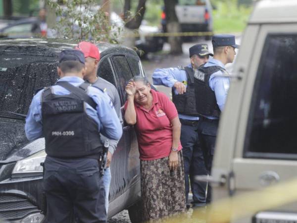 La tragedia golpeó al Instituto Jesús Milla Selva de la colonia Kennedy en Tegucigalpa y a una familia, tras el asesinato de Richard Daniel Ávila Nieto, un estudiante de Banca y Finanzas. El menor fue asesinado de un disparo en la sien frente a una vivienda en los bloques cercanos a una calle de tierra.