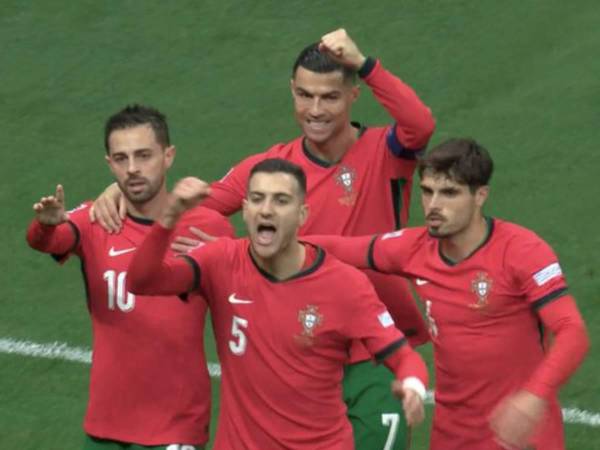 Cristiano Ronaldo llegó a su gol 906 en su carrera en juego de Portugal ante Polonia.