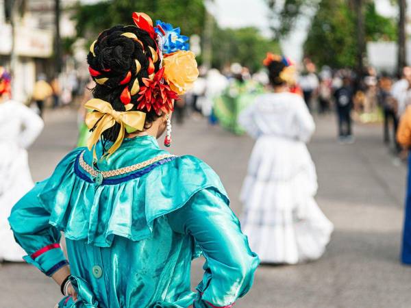 Lo dice el historiador... “Personalmente, considero que es más apropiado referirse a identidades en plural, y no a identidad en singular, recordando que Honduras es una nación multicultural y pluriétnica, en que conviven diversas culturas, cada una con sus propias y definidas características”.