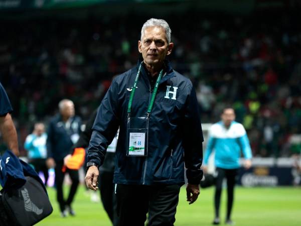 La selección hondureña cayó ante México y quedó fuera del Final Four de la Concacaf. Ahora tendrá que pelear en un repechaje para buscar boleto a Copa Oro.