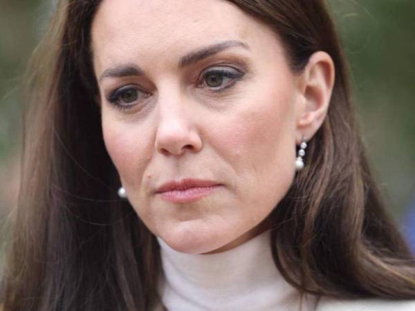 Desde que se anunciaron los problemas de salud de Kate Middleton, la princesa no se ha mostrado públicamente —a excepción del video que publicó revelando que padece de cáncer— y al parecer la baja médica se alargará por varios meses más. A continuación los detalles.