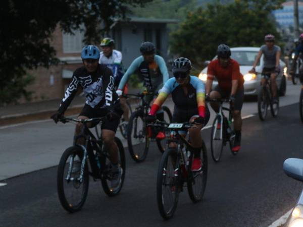 Los pedaleros recorrieron el circuito completo desde la Villa Olímpica, pasando por el anillo periférico.