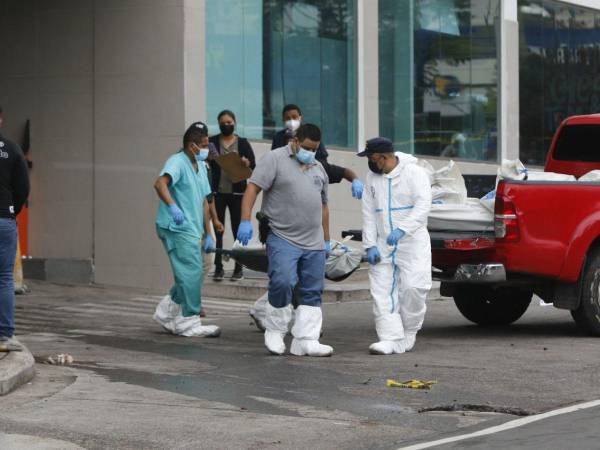 El múltiple crimen se registró en la salida del estacionamiento de un centro comercial, en el bulevar Morazán, el 15 de julio de 2022.