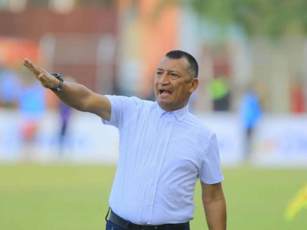 El técnico hondureño actualmente dirige al Olancho FC en Liga Nacional.