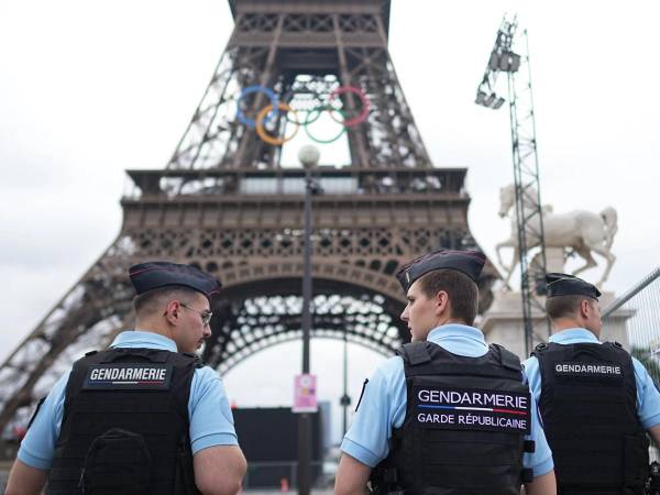 La policía detuvo al jugador de Hockey por comprar cocaína en París.