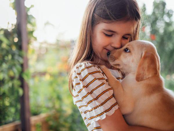 Aunque cuidar de animales no es fácil, la retribución en los niños y el resto de la familia es incalculable.