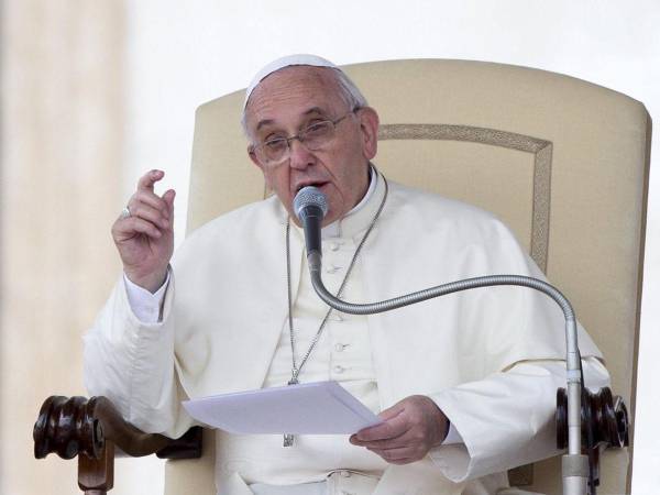 El Papa dio su mensaje desde la ventana del palacio apostólico.