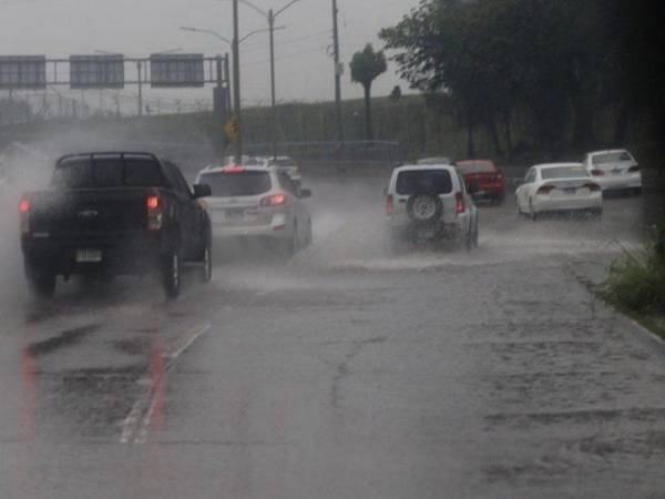 Copeco pide mantenerse informado y tomar precauciones según las condiciones climáticas en su región