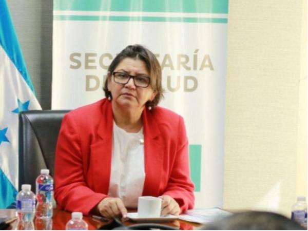 La ministra Carla Paredes se ha mostrado indiferente ante las advertencias del BID.