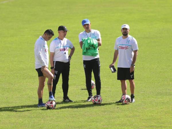 La selección de Honduras entrenó la mañana de este lunes antes de viajar a Toluca.