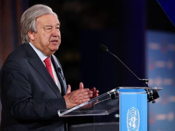 Antonio Guterres aseguró que la humanidad es un peligro.