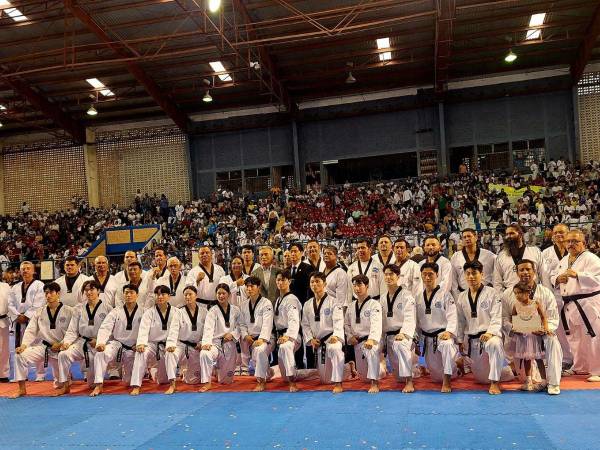 Algunos de los mejores taekwondistas del mundo estuvieron presentes en Honduras durante la visita de Kukkiwon.