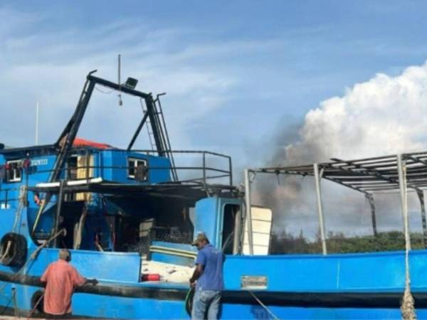 Esta fue la embarcación que explotó este jueves 13 de junio en Roatán.