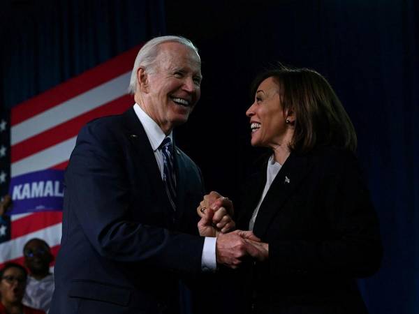 Ahora que Joe Biden ha tirado la toalla, los demócratas tienen que ponerse de acuerdo sobre su nuevo candidato a la Casa Blanca. Biden ha respaldado a su vicepresidenta, Kamala Harris, para que sea la candidata del Partido Demócrata. Pero hay más nombres circulando para representar al partido. A continuación los posibles candidatos.