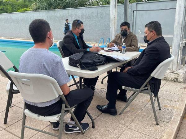 El fiscal Johel Zelaya se reunió con Fernando Suárez en la Dirección Nacional de Fuerzas Especiales.