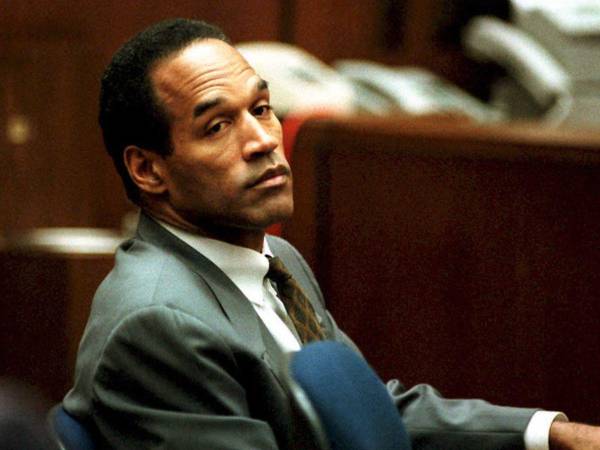 El juicio contra O.J Simpson se convirtió en un caso emblemático en los Estados Unidos. Simpson fue encontrado culpable de asesinar a su exesposa y su amante.